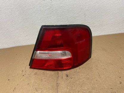 2000 to 2001 Nissan Altima Tail Light Right Passenger Rh Side AC7220 LK0