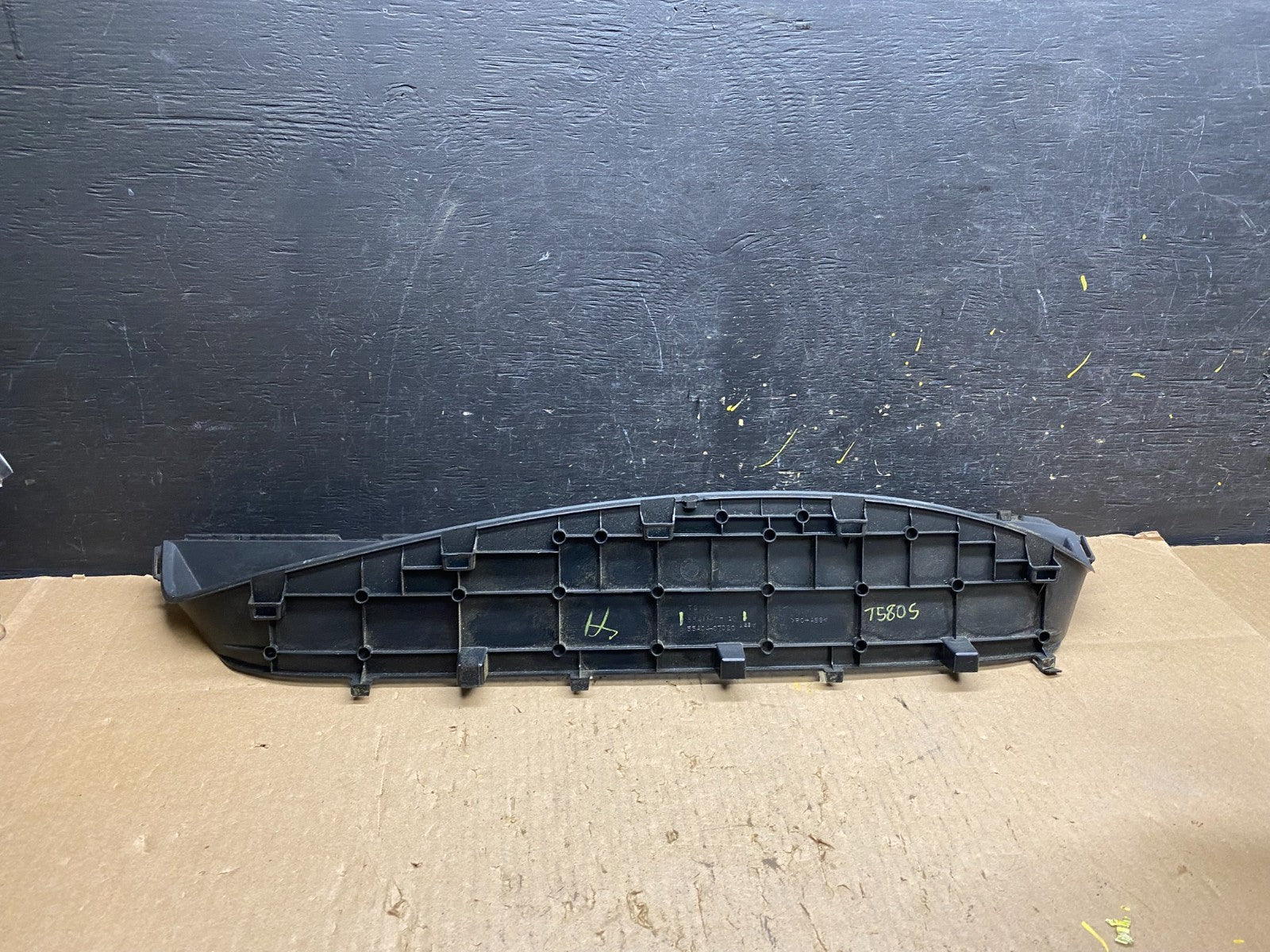 2005 to 2010 Toyota Avalon Cluster Speedometer Instrument Bezel T5805 DG4
