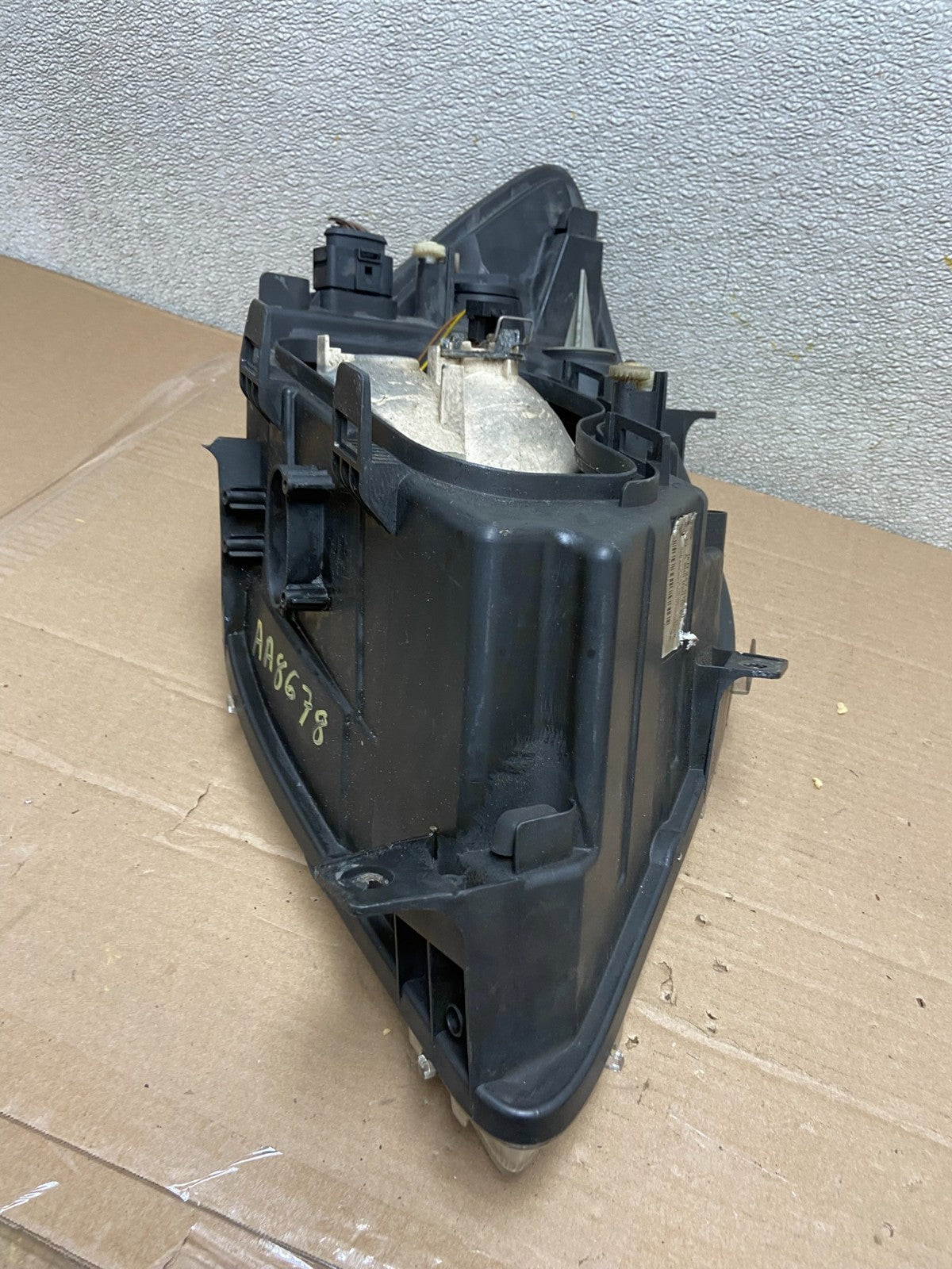 2007 to 2013 Mercedes Sprinter Headlight Left Driver Side Halogen Oem AA8678 DW9