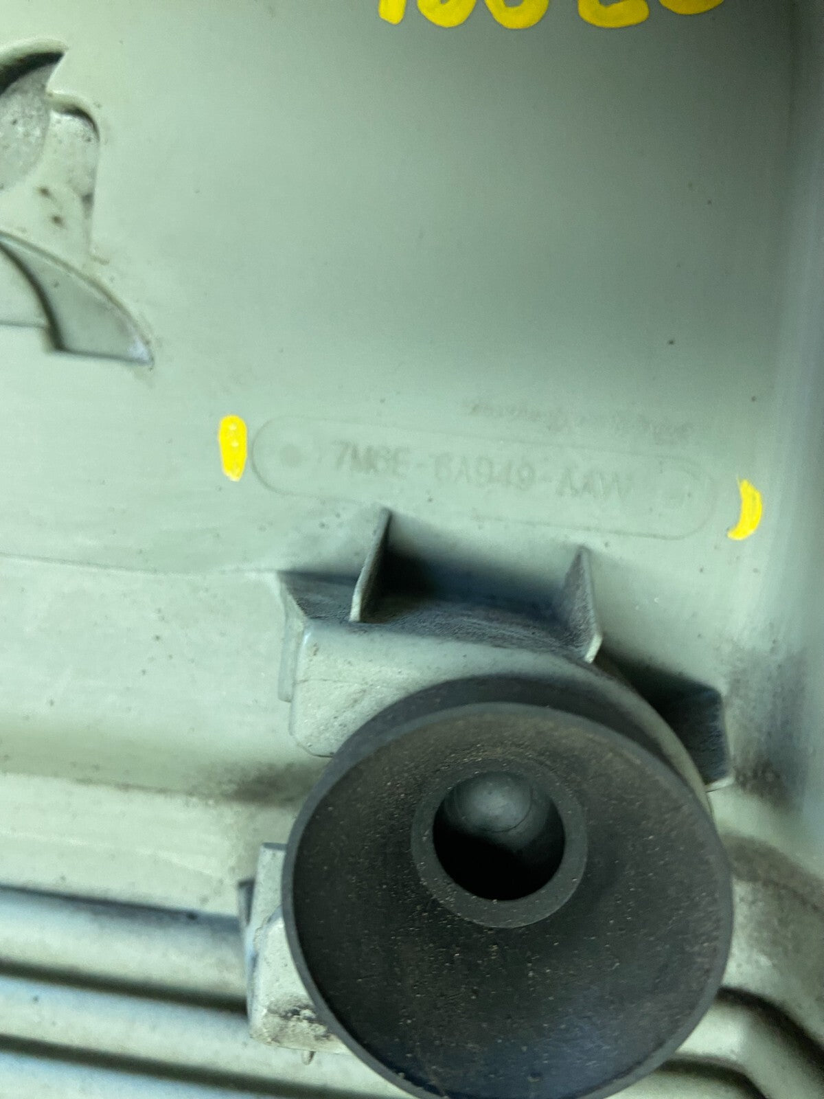 2006 to 2008 Ford Escape Hybrid Engine Motor Cover Oem o7896 DG8