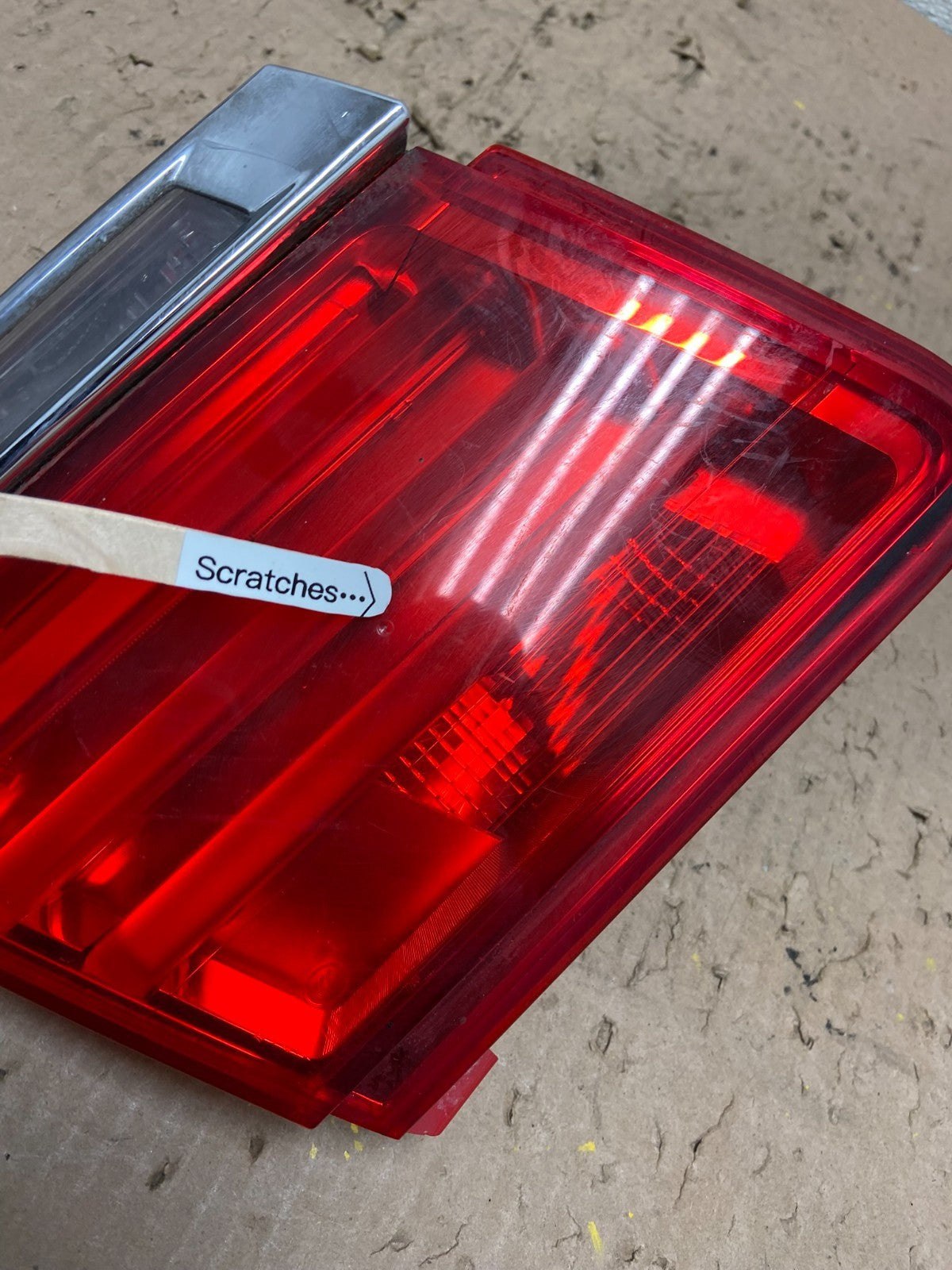 2009-2012 BMW 7-Series F01 F02 750i 750Li Left Driver Inner Tail Light Y0548 DW3