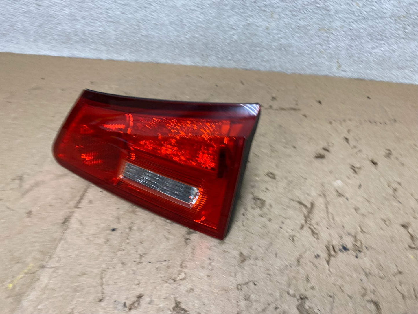 2006 - 2008 Lexus Is250 Is350 Right Passenger RH Inner Tail Light Oem X2566 DW1