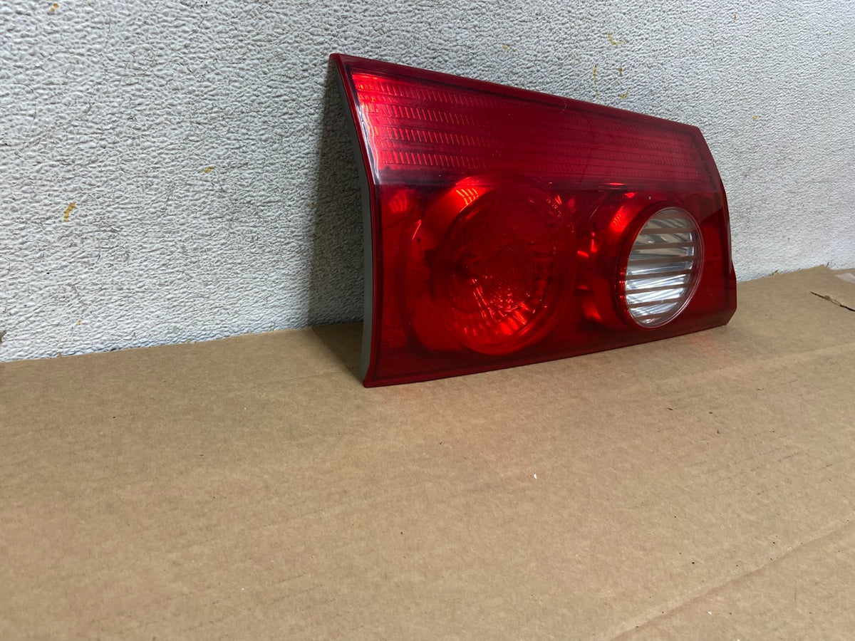 2006 - 2010 Toyota Sienna Left Driver Lh Side Inner Tail Light AH3086 DW1
