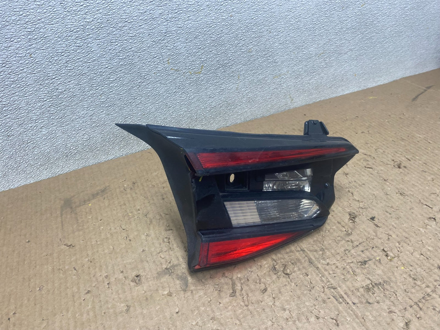 2024 to 2025 Subaru XV Crosstrek Left Driver LH Inner Tail Light Oem W7559 DW2