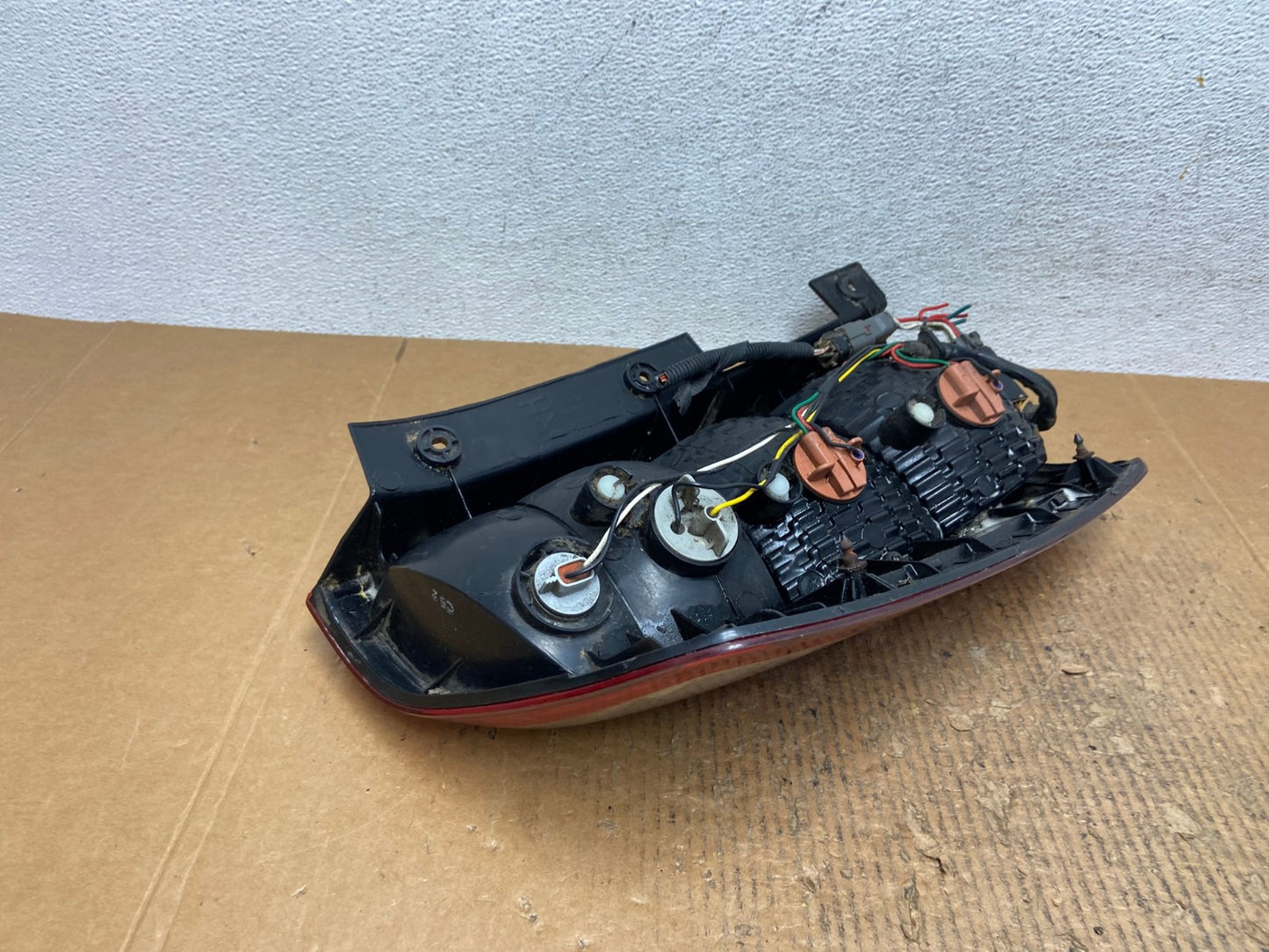 2007 to 2010 Kia Sedona Right Passenger RH Side Tail Light AE2728 LK6