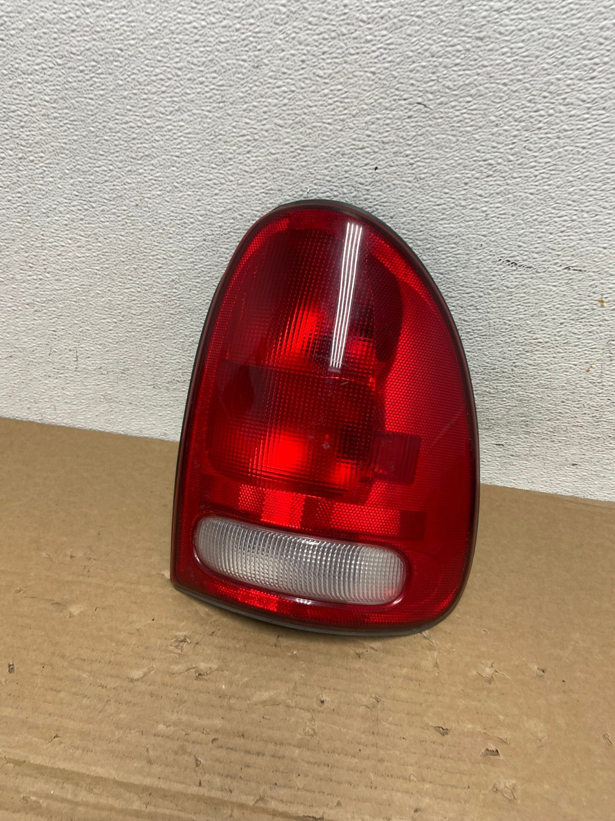 1998 to 2003 Dodge Durango Tail Light Right Passenger RH Side AD3899 LK0