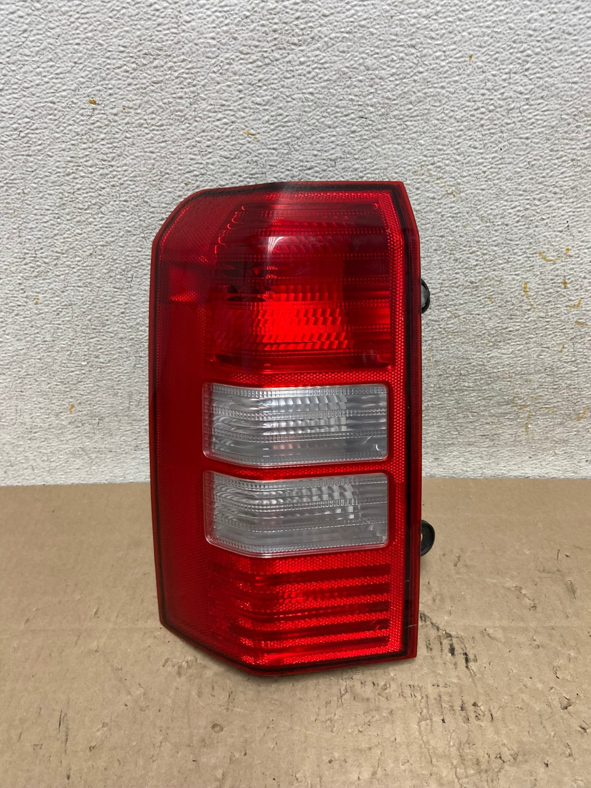 2008 to 2016 Jeep Patriot Left Lh Driver Side Tail Light AI2383 LK0