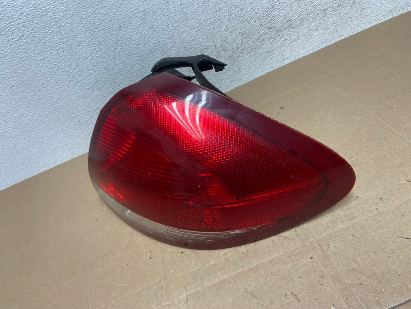 2004 2005 2006 2007 Ford Taurus Right Passenger Side Tail Light AE5040 LK1