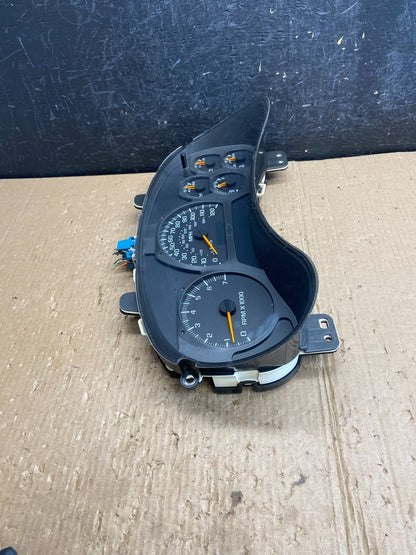 2002 to 2005 Chevrolet Trailblazer Envoy Cluster Gauge Speedometer AE4311 DG1