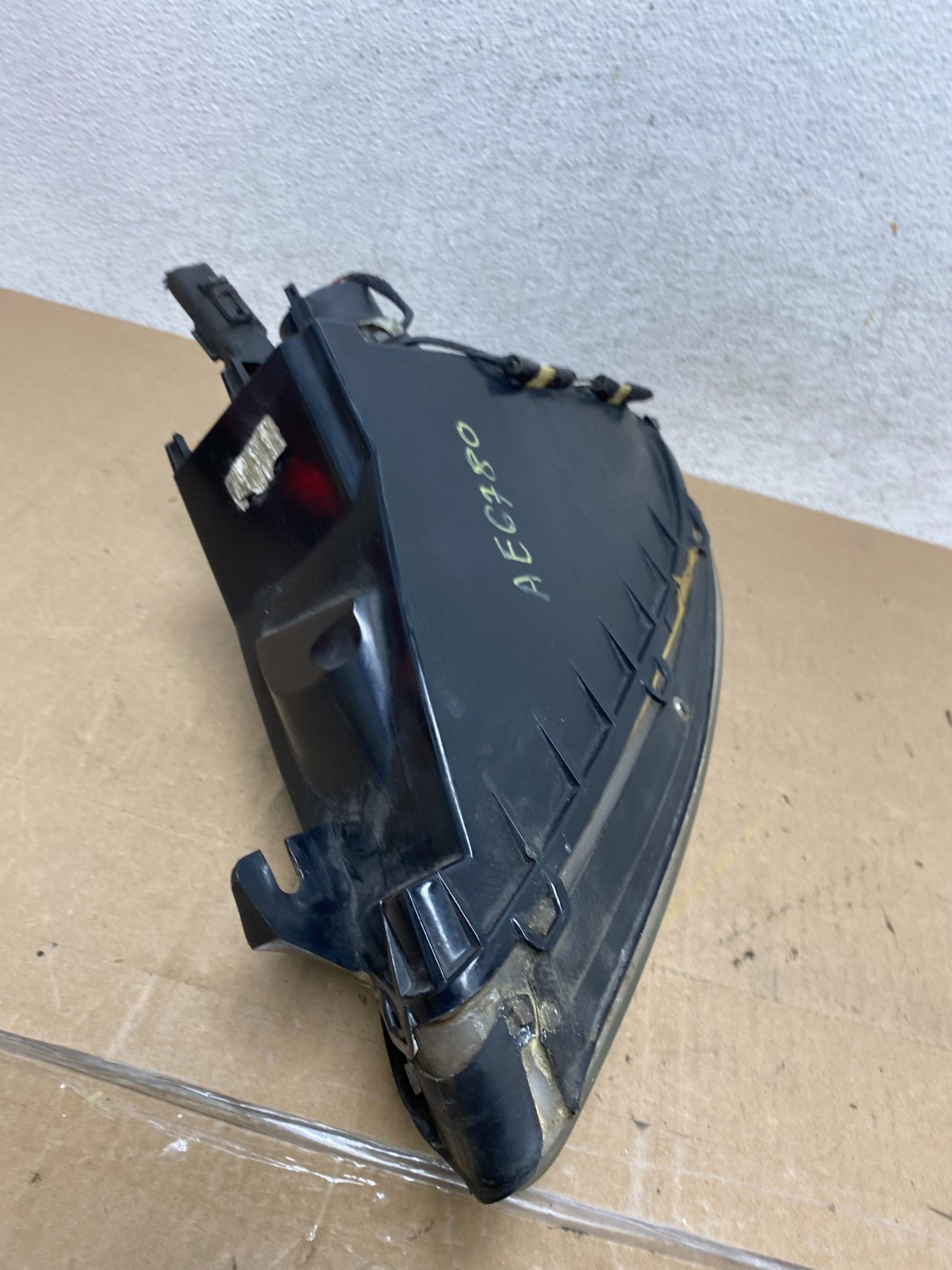 2000 to 2007 Ford Taurus Right Passenger RH Side Halogen Headlight AE6780 DW8