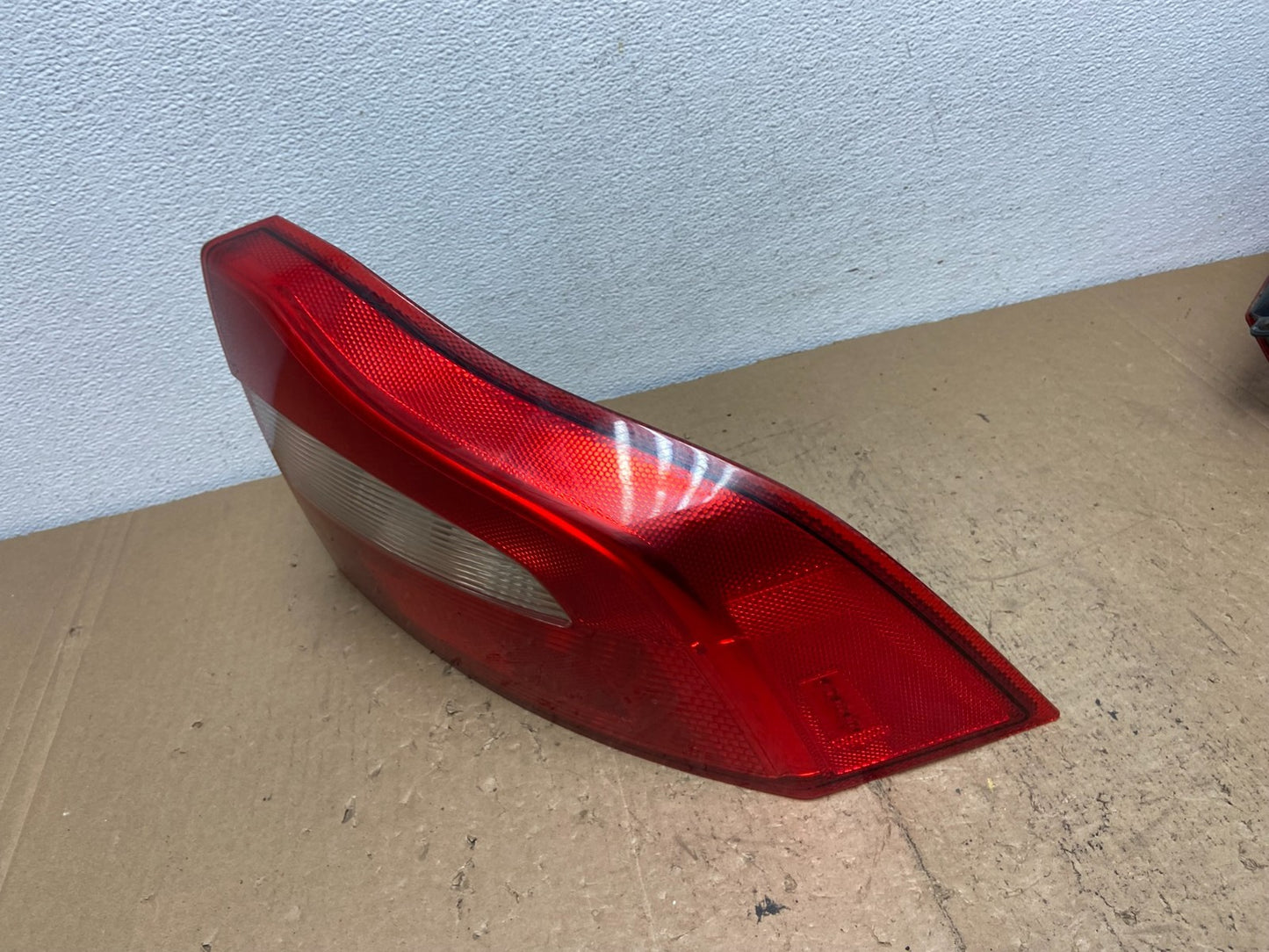2007 to 2013 Volvo S80 Right Passenger RH Side Tail Light AC7398 DW1