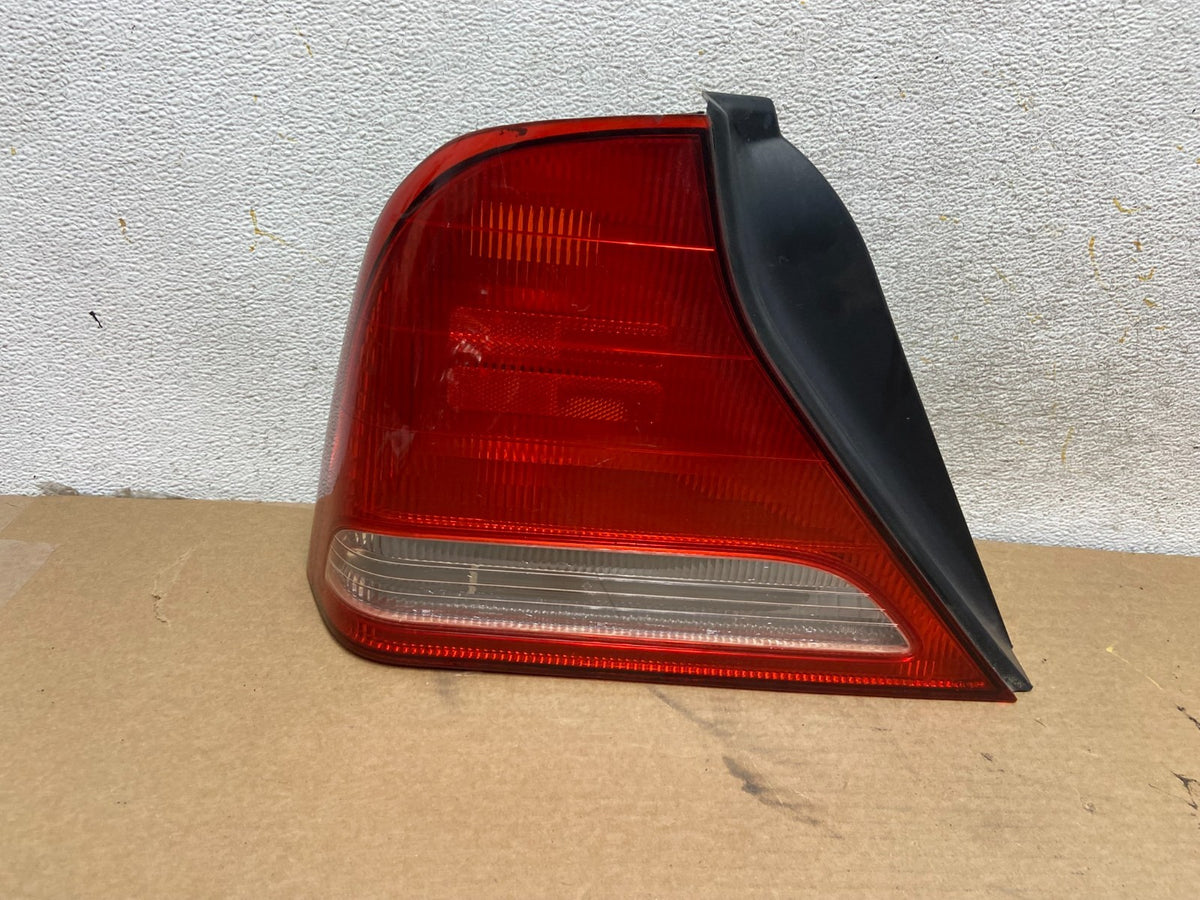 2004 to 2006 Suzuki Verona Left Driver Side Tail Light ah4464 DG0