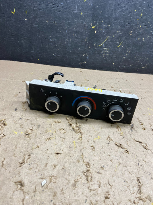 2008-2010 Chevrolet Express 1500 2500 3500 Climate Control Panel u5711 DG0