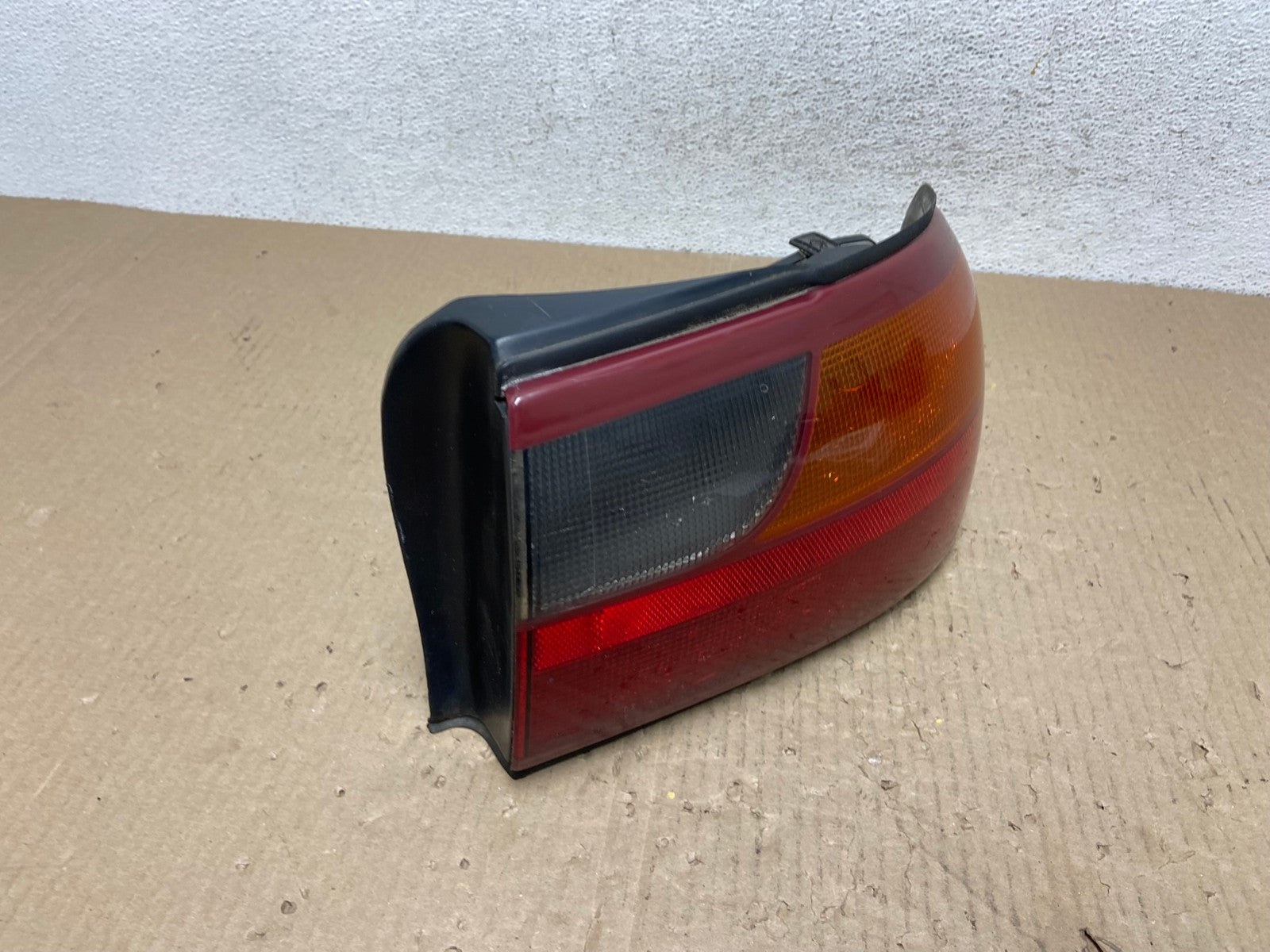 1997 to 2003 Chevrolet Malibu Passenger Right RH Side Tail Light AE9768 LK2