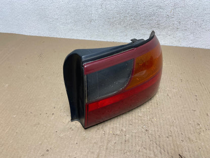 1997 to 2003 Chevrolet Malibu Passenger Right RH Side Tail Light AE9768 LK2