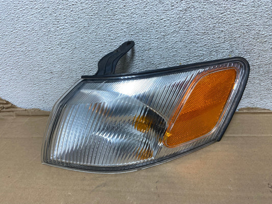 1997 1998 1999 Toyota Camry Left Driver LH Turn Signal AG9173 LK0
