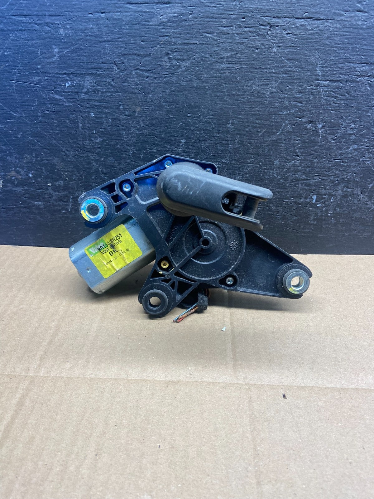 2006-2013 Mercedes GL450 ML350 Rear Glass Windshield Wiper Motor AD1837 DG0