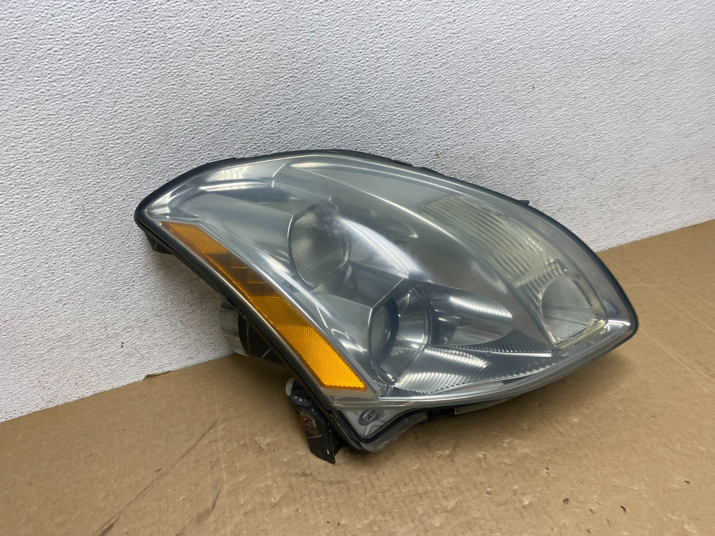 2004 2005 2006 Nissan Maxima Right Passenger Side Headlight Xenon AG0475 DW2