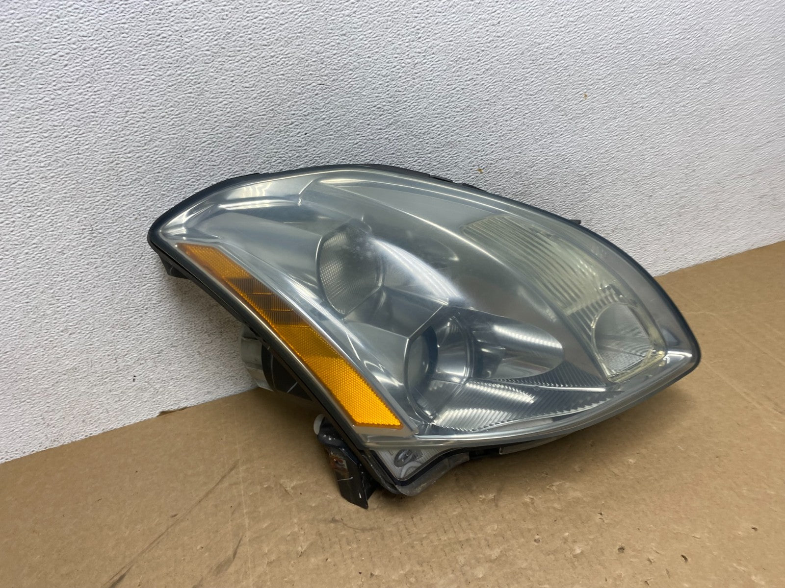 2004 2005 2006 Nissan Maxima Right Passenger Side Headlight Xenon AG0475 DW2
