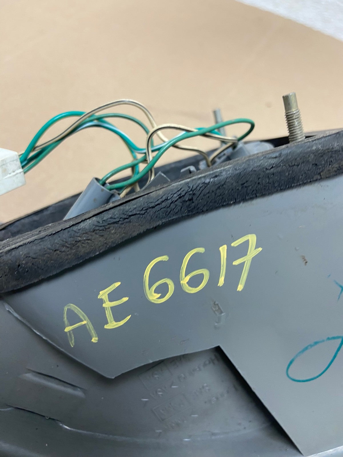 1998 1999 2000 Toyota Corolla Right Passenger Side Tail light AE6617 LK5