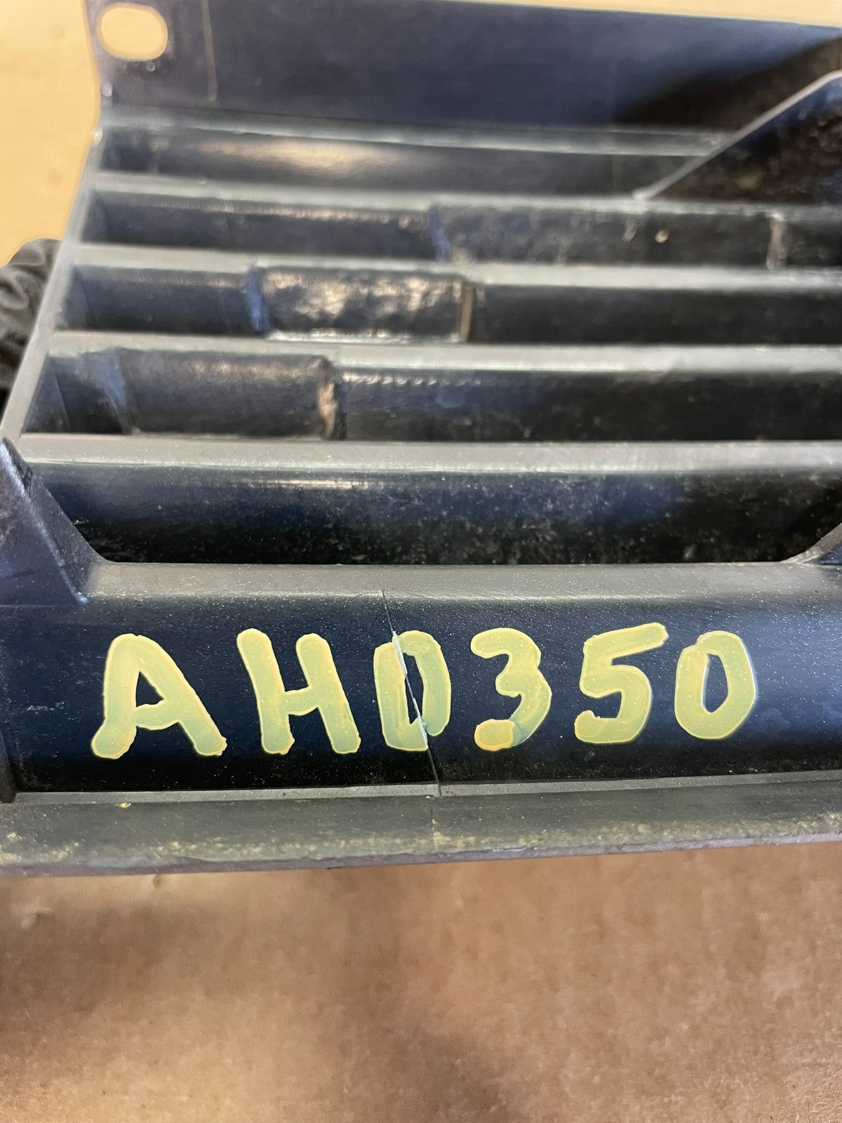 2004 2005 2006 Scion XB Front Upper Grill Grille ah0350 DG4