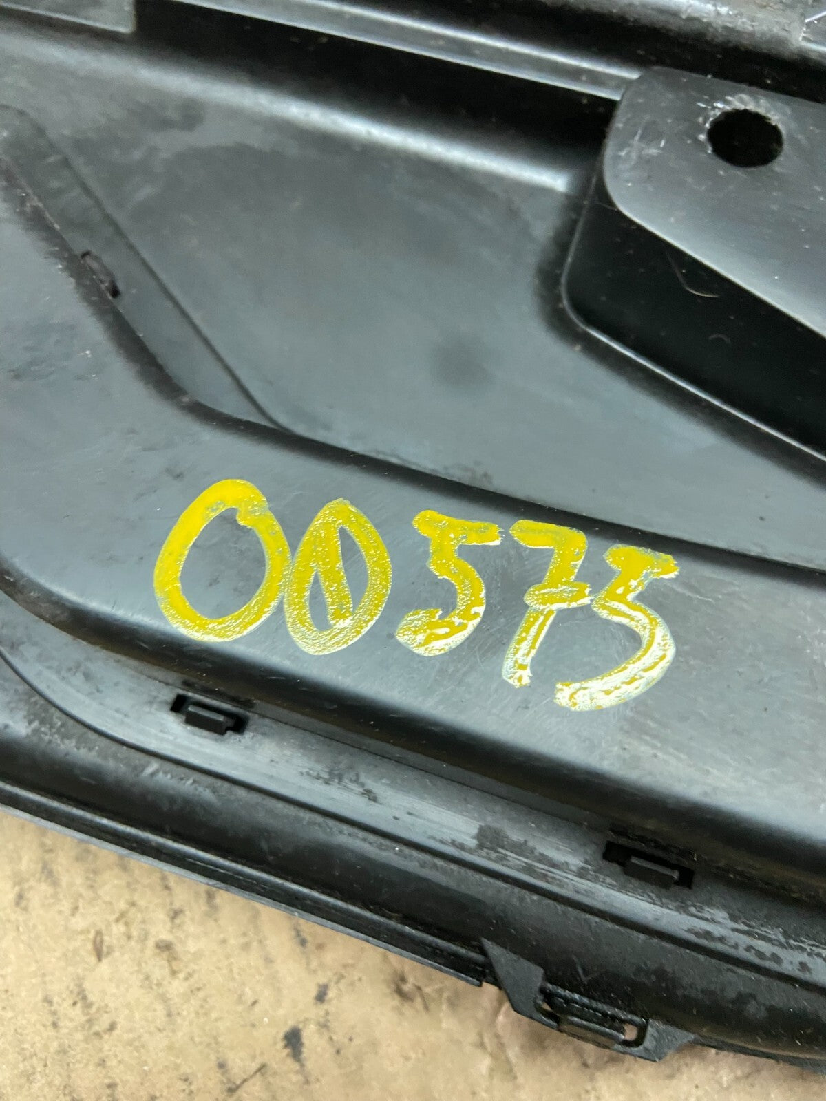 2003 to 2008 Nissan Murano Air Intake Cleaner Duct O0575 DG9