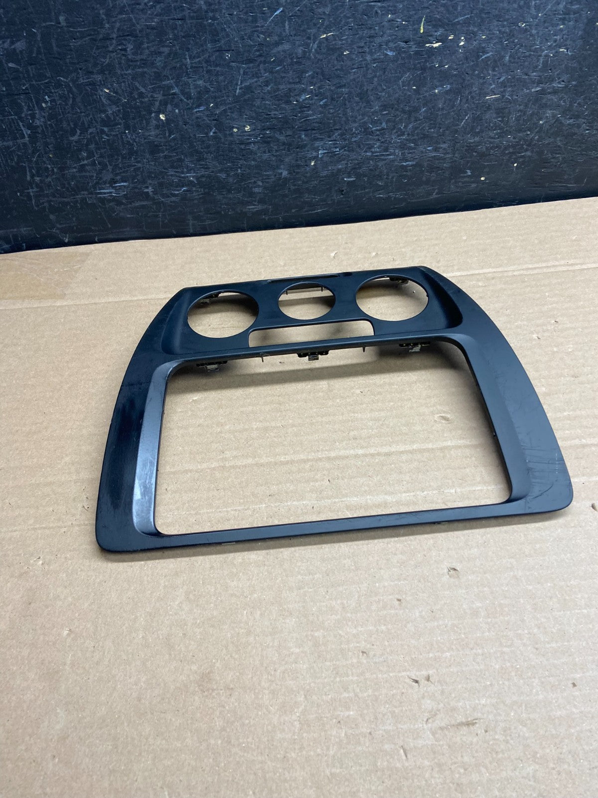 2016 2017 2018 Volkswagen Jetta Panel Radio Climate Control Bezel Trim AG5076 DG2