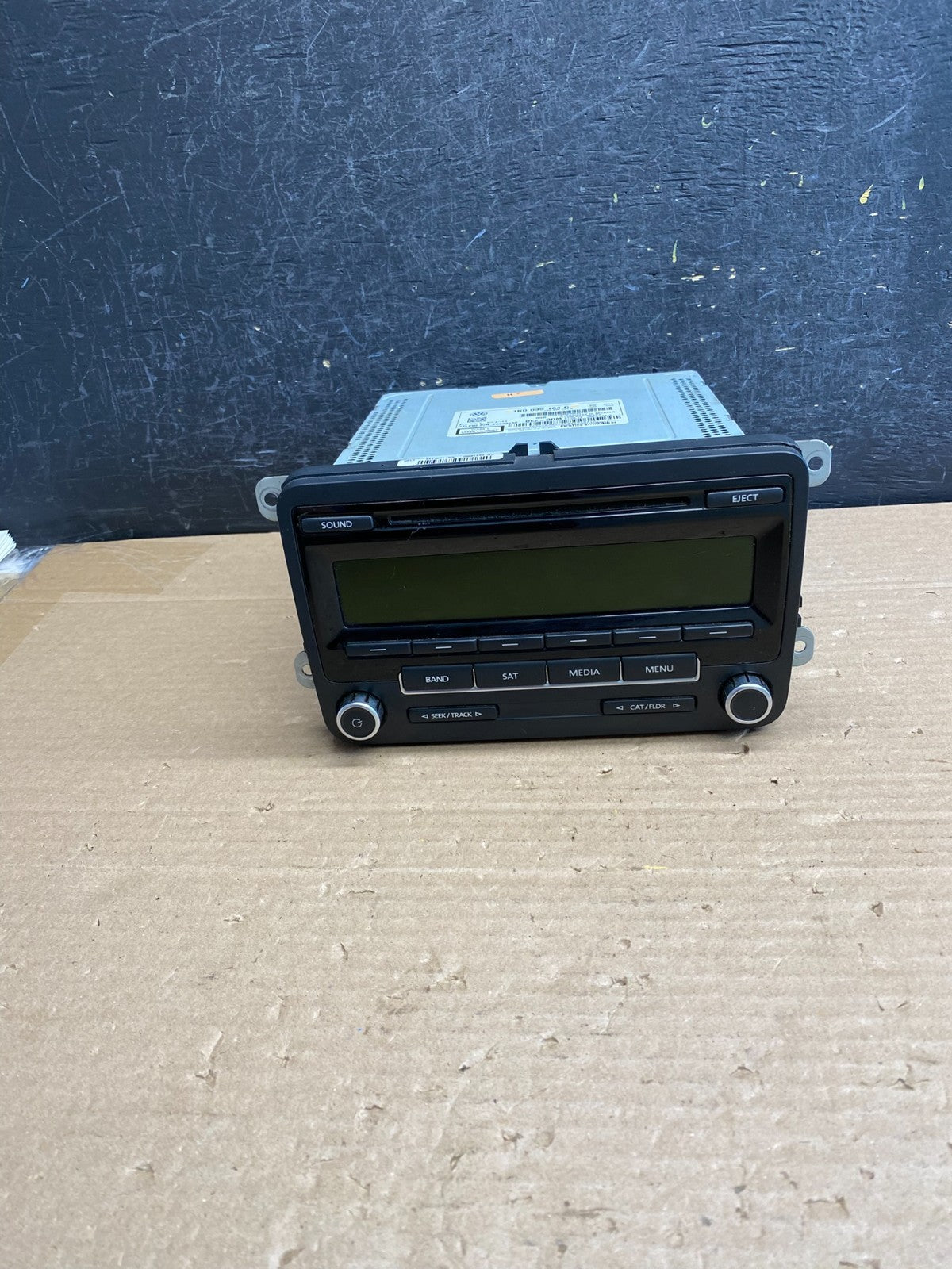 2011 to 2014 Volkswagen Passat Jetta Radio CD Player AM/FM AG6330 DG0