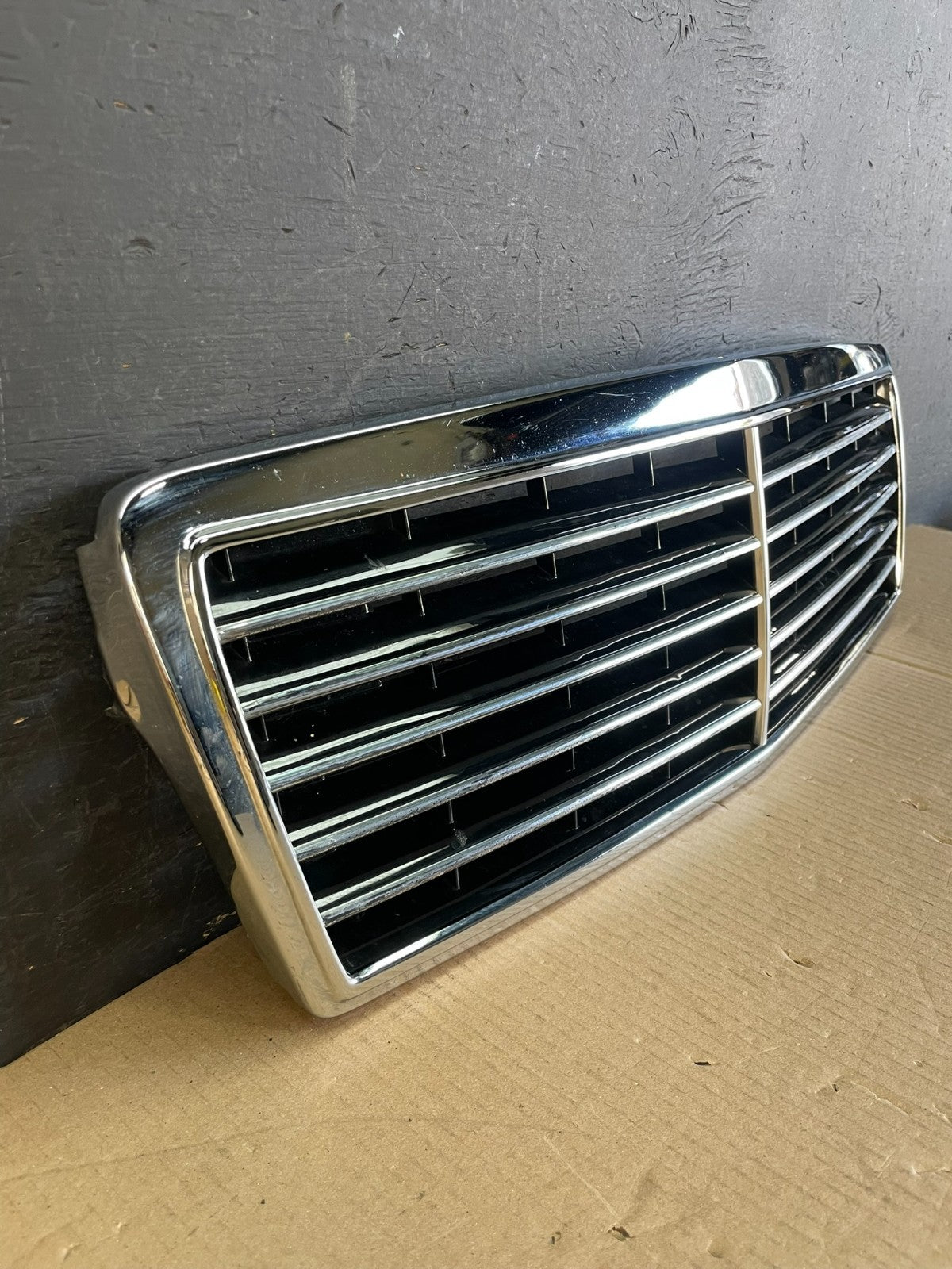 1994 to 2000 Mercedes-Benz C220 C230 280 W202 Front Grill Grille AE37262
