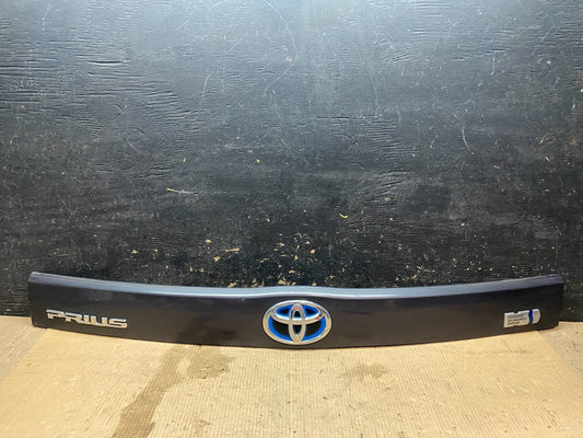 2010 to 2015 Toyota Prius Trunk Rear Tailgate Molding Panel 76801-00900 X3308 DG0