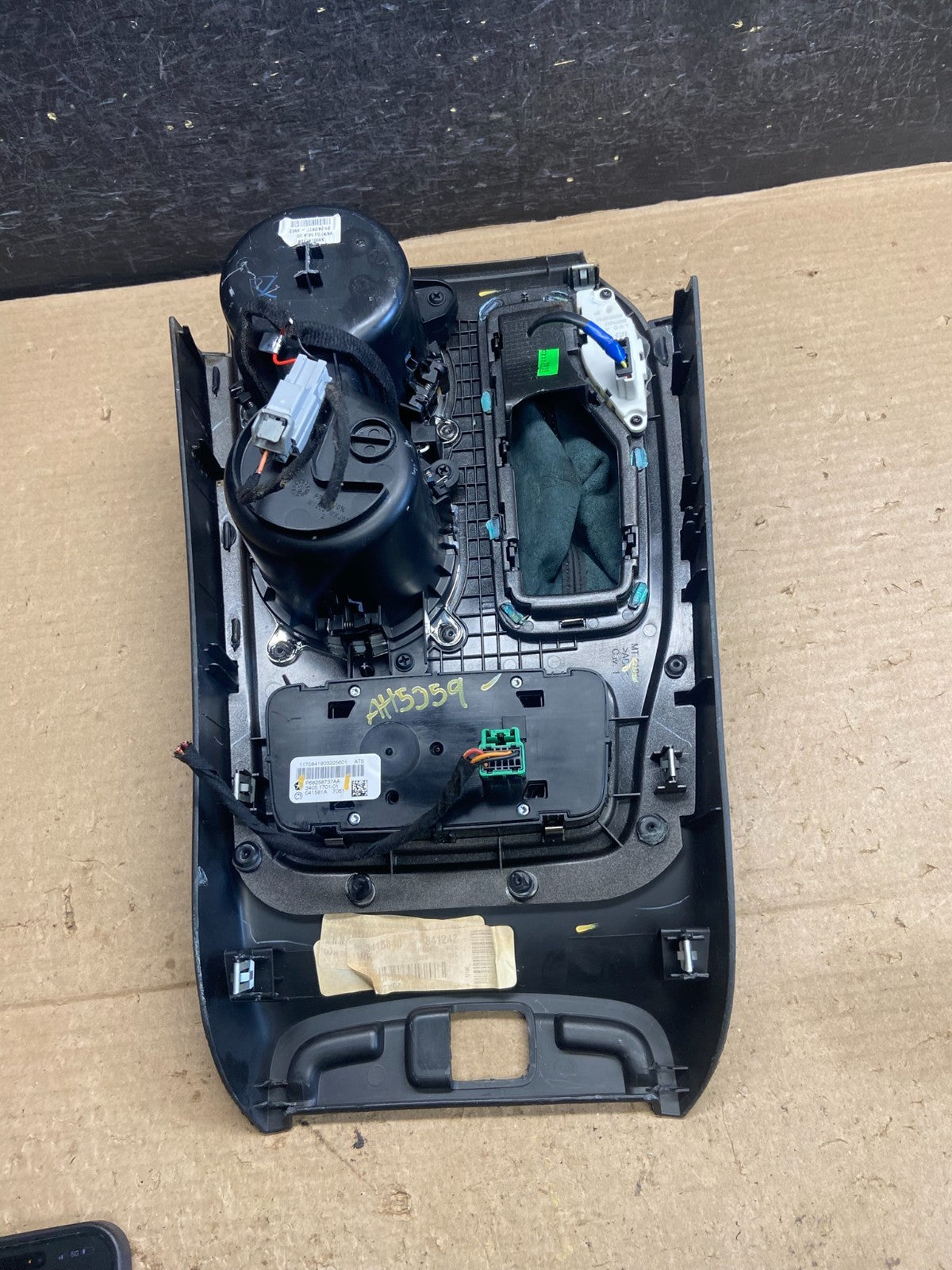2017-2022 Jeep Grand Cherokee Center Console Shifter Cup Holder Bezel AH5359 DG4
