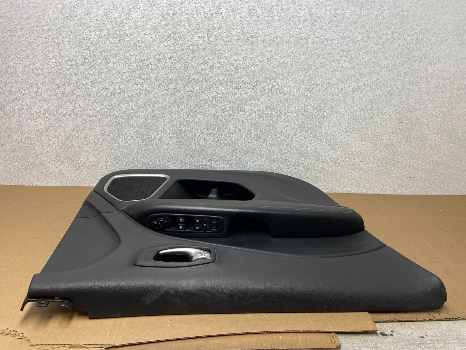 2017-2021 Jeep Grand Cherokee Front Left Driver LH Side Panel Door OEM AC0031 DG5