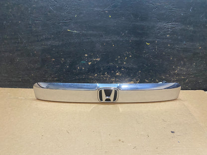 2009-2015 Honda Pilot Tailgate Trunk Handle Bezel Molding W/O Camera v6930 DG0