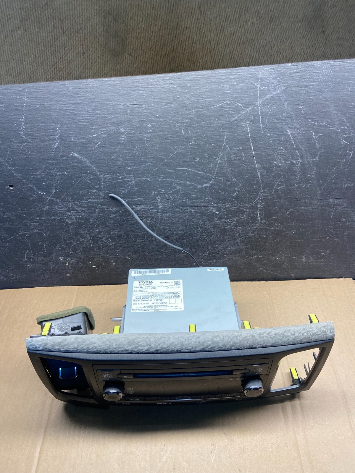 2011 to 2014 Toyota Sienna AM FM CD Mp3 Radio Receiver AF9444 DG3