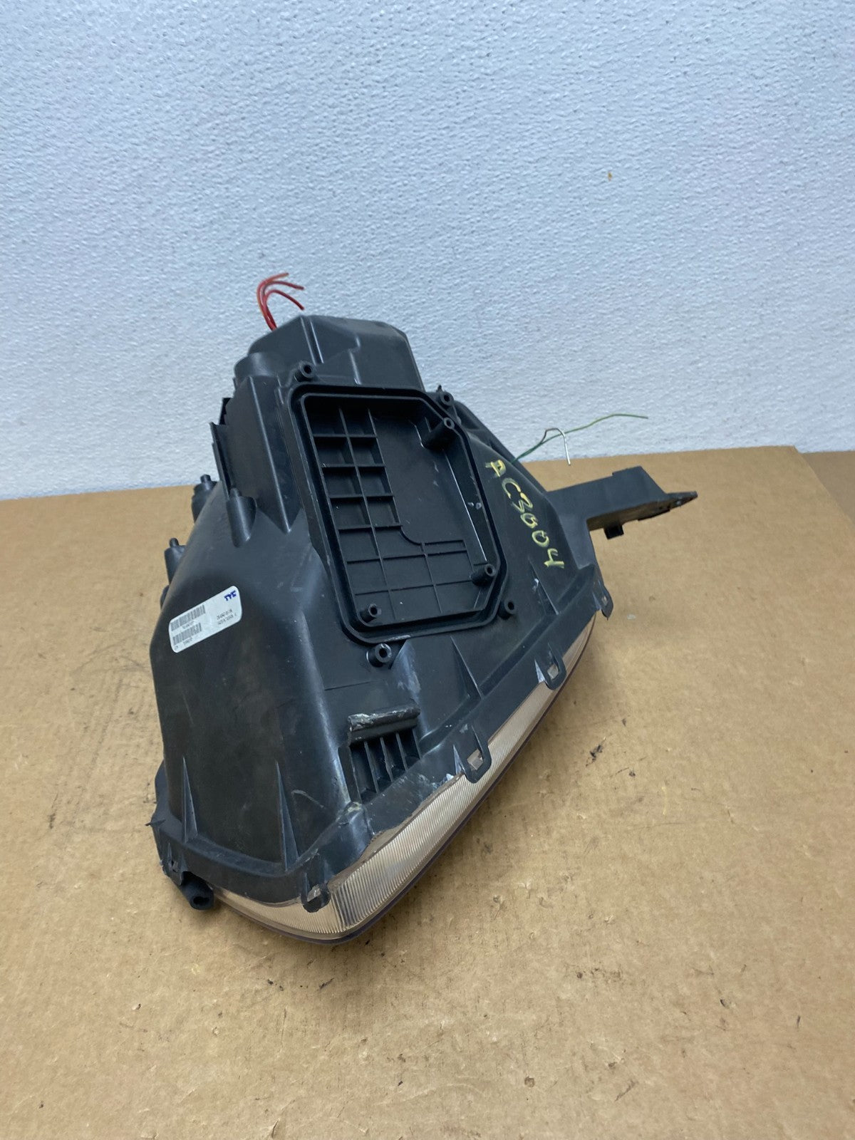 2004 2005 Toyota Rav4 Right Passenger RH Side Headlight Halogen Oem AC3004 DW8