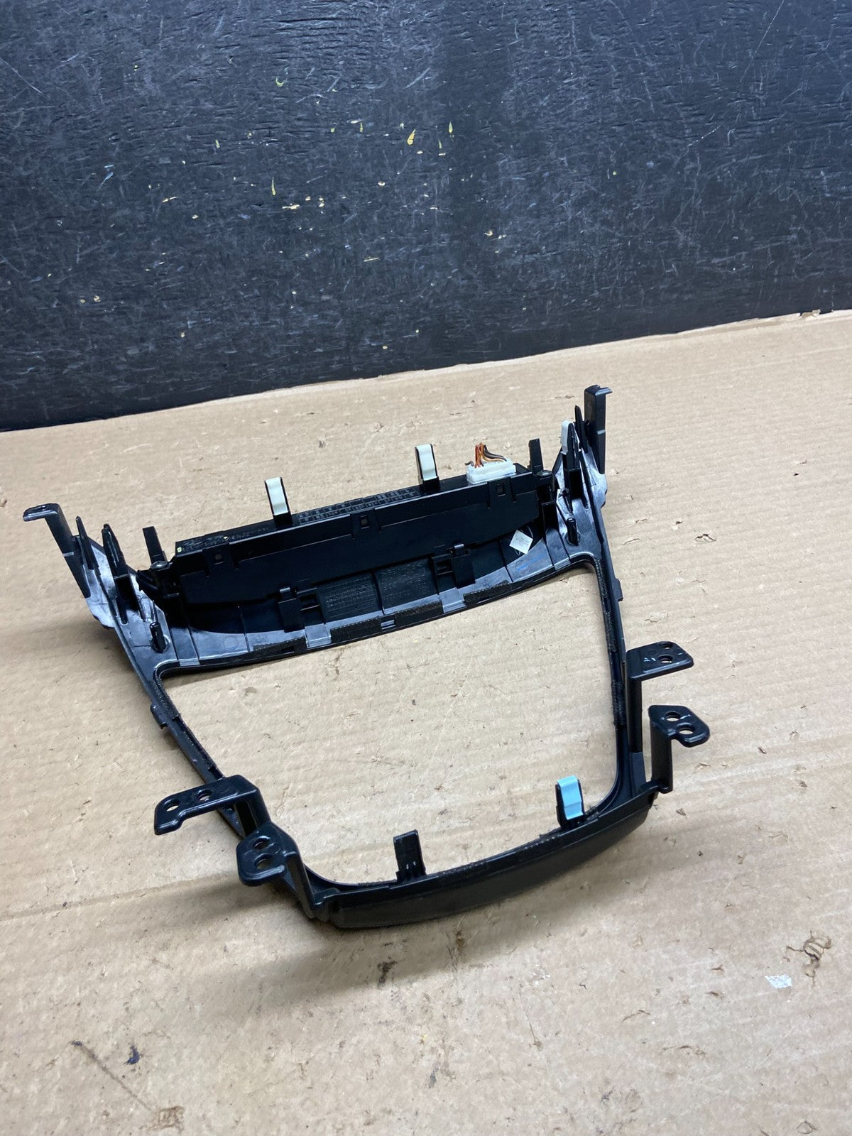 2014-2016 Hyundai Elantra Center Radio Climate Control Air Vent Bezel AH3753 DG5
