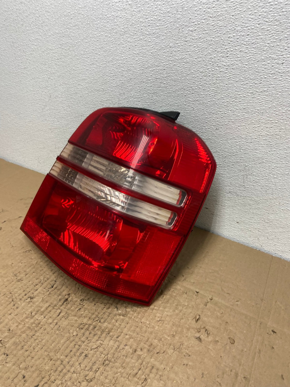 2001 2002 2003 Toyota Highlander Right Passenger RH Tail Light Oem AC4065 LK1