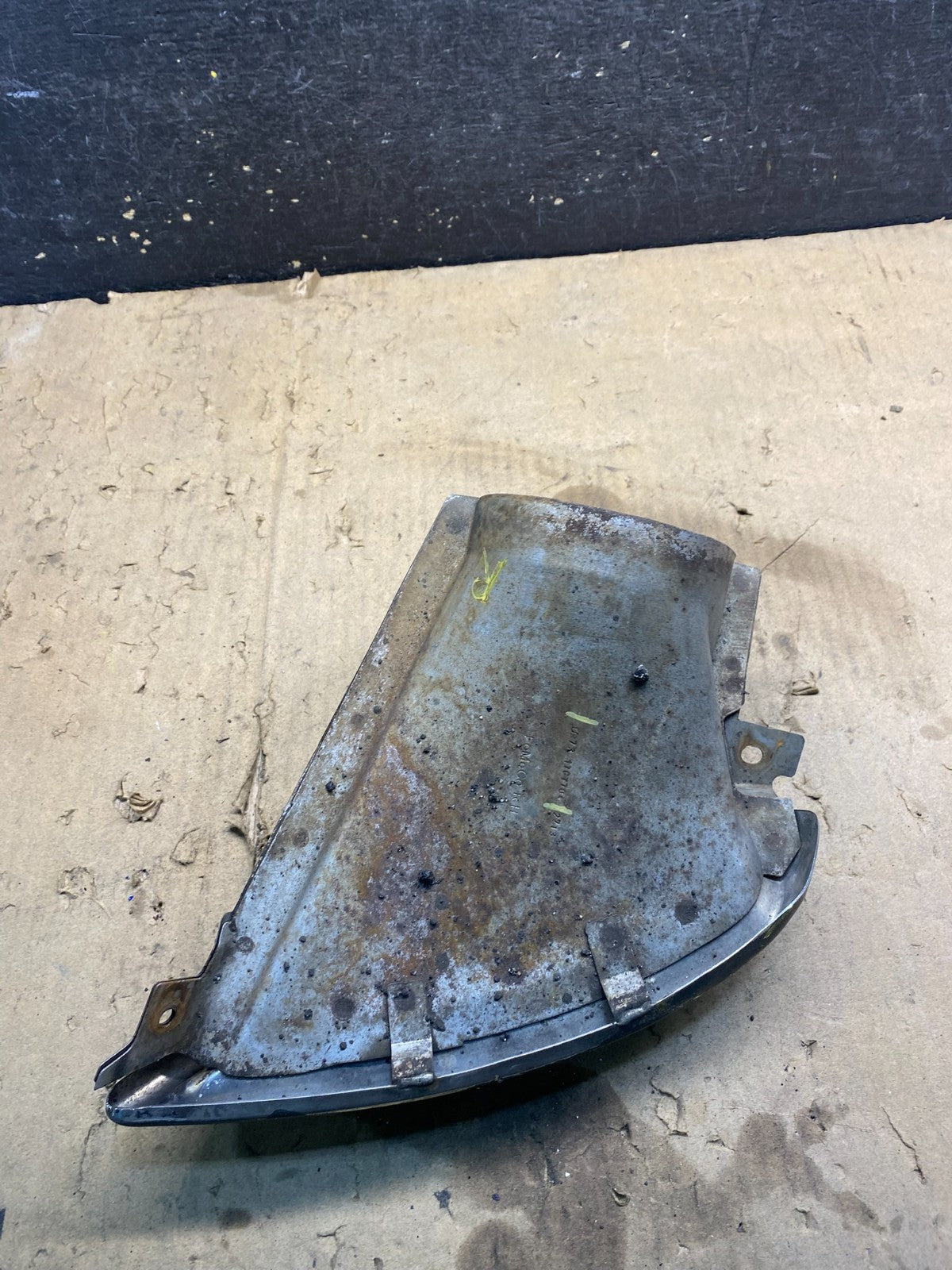 2013 to 2016 Ford Fusion Rear Right Cylinder Exhaust Pipe Cover Trim X0374 DG5