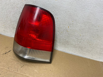 2003 2004 2005 Lincoln Aviator Right Passenger RH Side Tail Light AH7984 LK2