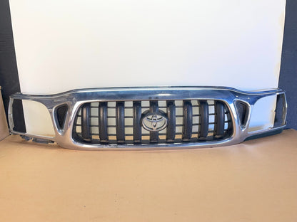 2001 to 2004 Toyota Tacoma Front Upper Grill Grille AF8606 DG0