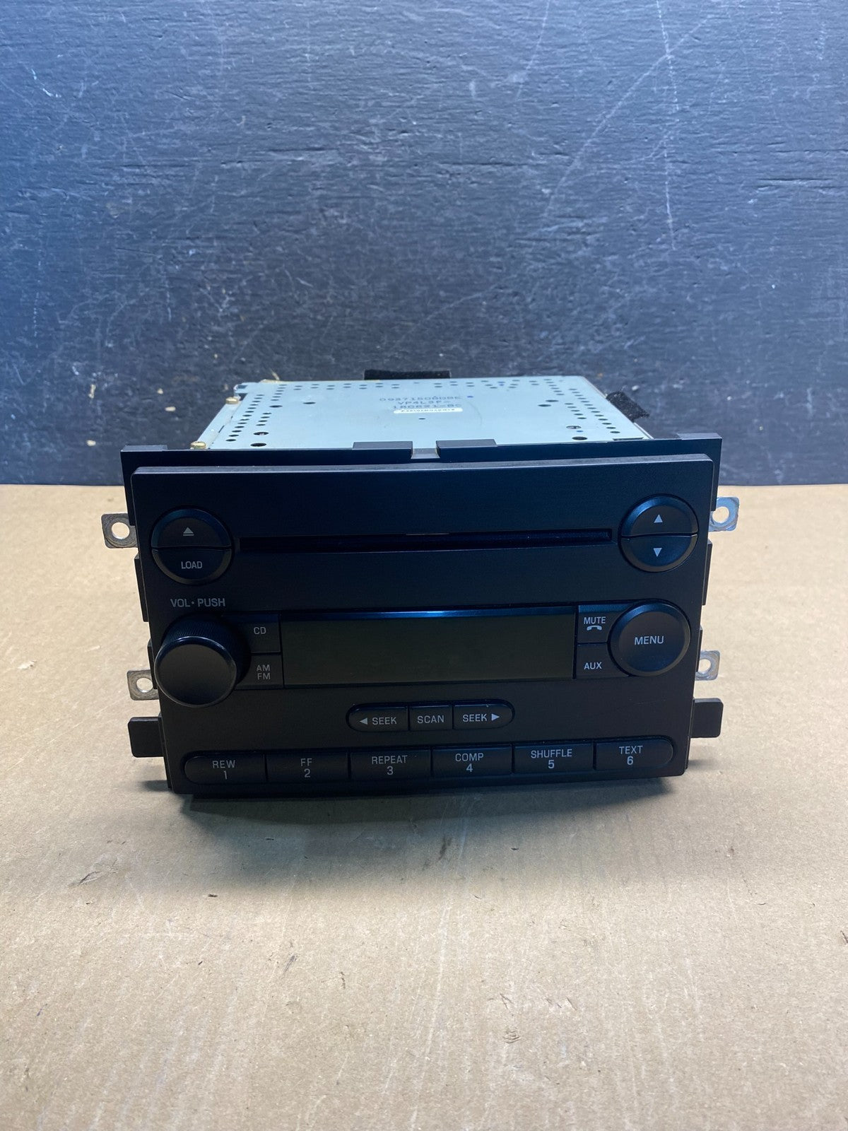 2004 to 2008 Ford F150 Mustang Radio Stereo Audio AM/FM AG1808 DG0
