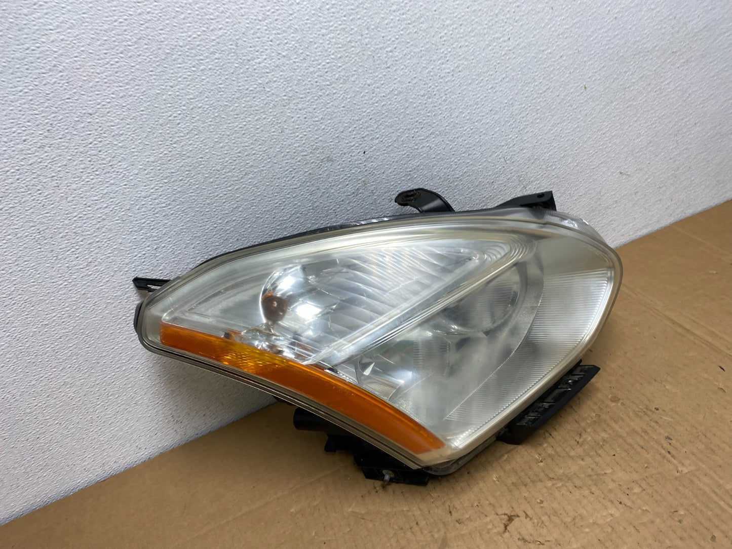 2009-2013 Nissan Rogue Right Passenger Xenon HID Headlight AC7609 DW2