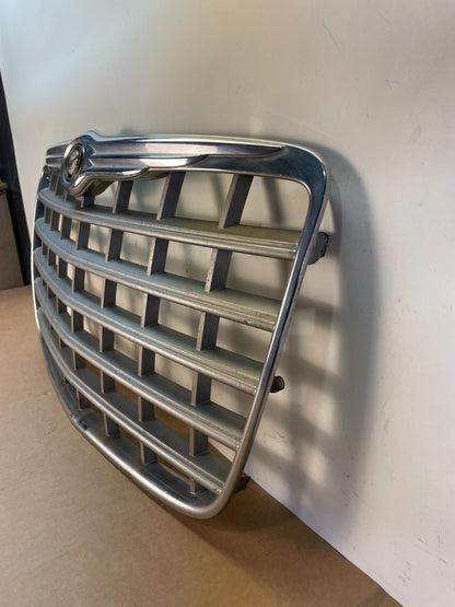 2005 to 2010 Chrysler 300 Front Upper Grille Grill AJ1259 DG1