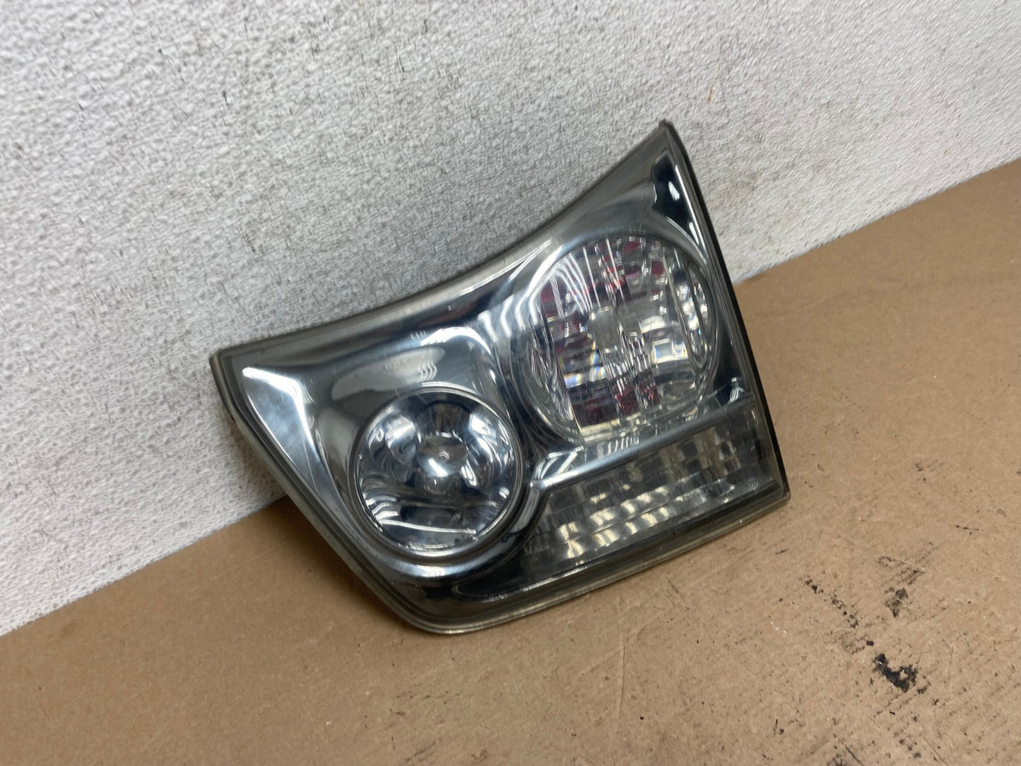 2004 to 2009 Lexus Rx350 RX330 Right Passenger Inner Tail Light AF4594 LK2