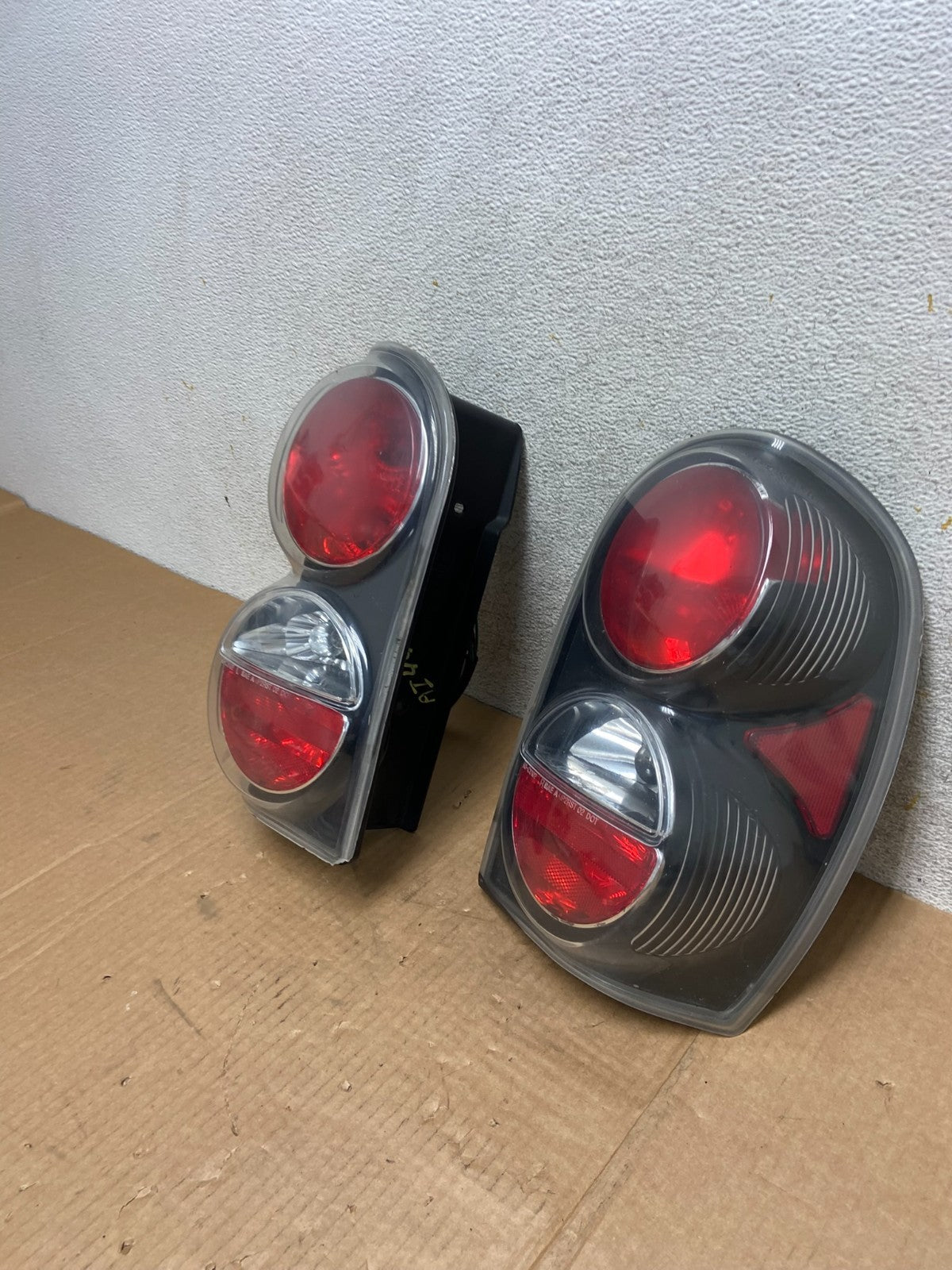 2002 2003 2004 Jeep Liberty Left+Right Set Side Tail Lights AI4444 DG1