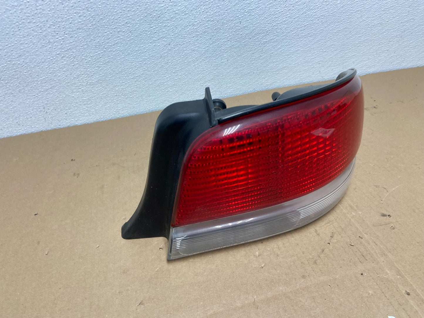 1995 to 2000 Chrysler Cirrus Right Driver RH Tail Light Oem AB6371 DW2