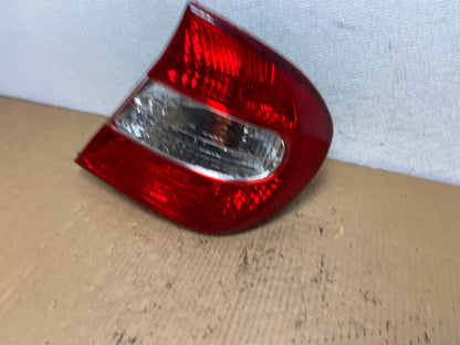 2002 2003 2004 Toyota Camry Tail Light Right Passenger Rh Side AD1132 LK1