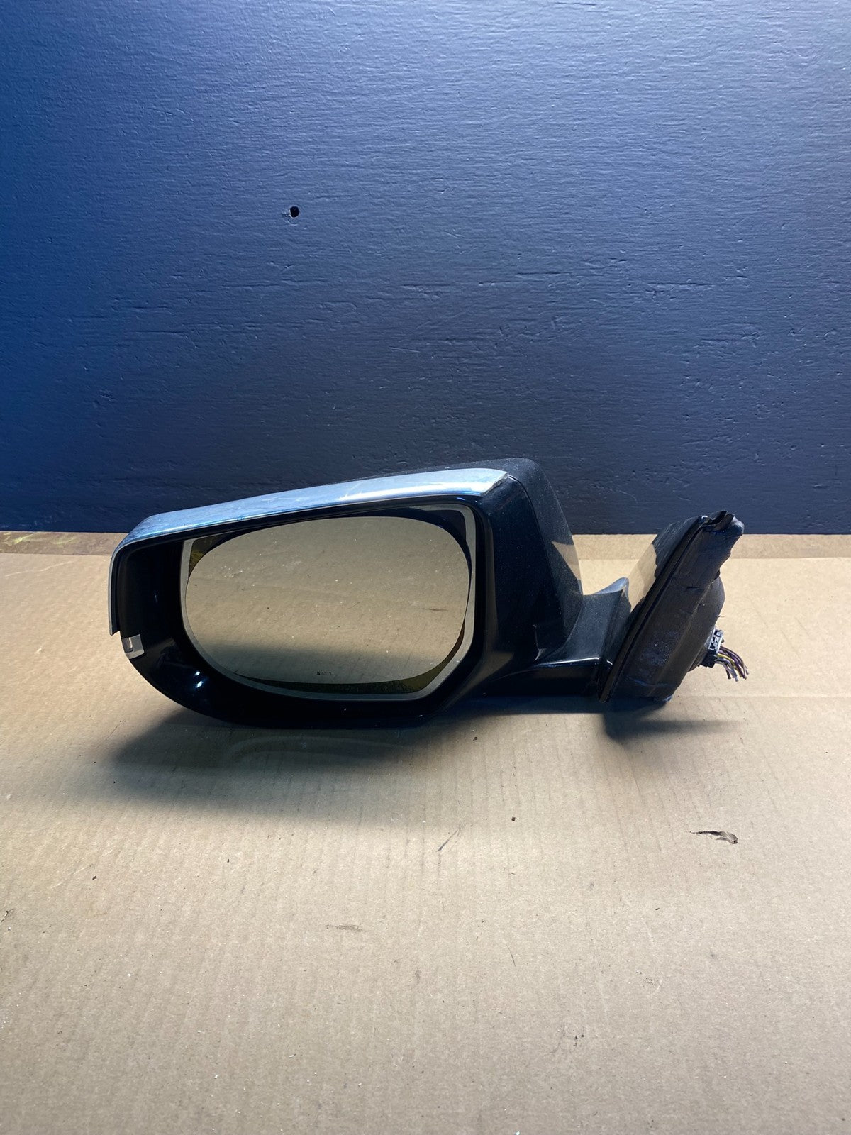 2013 to 2019 Cadillac XTS Left Driver LH View Door Mirror AB4136 MS8