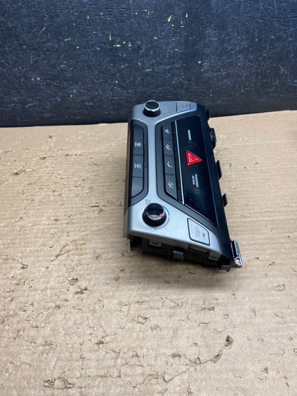 2017 - 2018 Hyundai Elantra Center Heater A/C AC Climate Control Panel AG8670 DG2