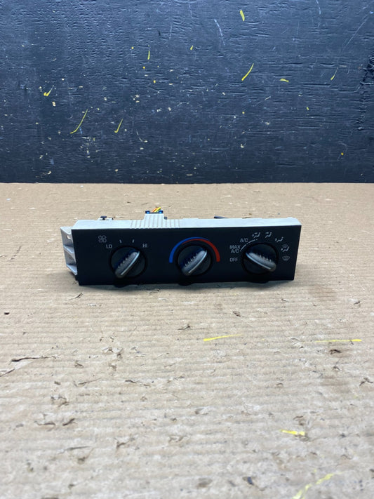 2001 - 2007 GMC Chevrolet Express 1500 Climate Control A/C S6710 DG0